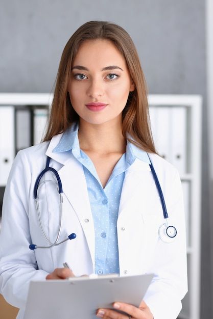 Dr. Niyosha Rizvi, Orthodontist in Whitefield